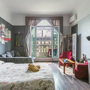 Daire Elysees Vip, Paris